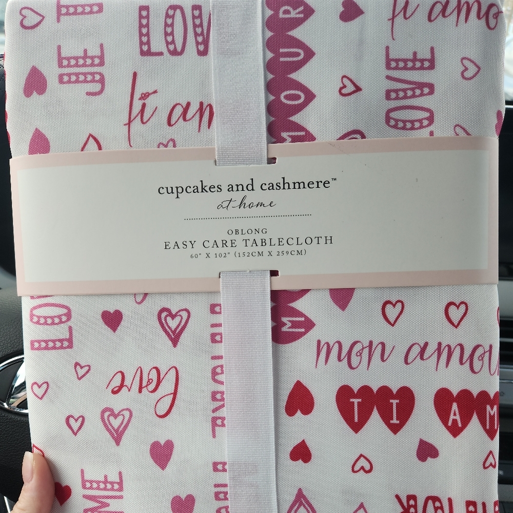 cupcakes and cashmere tablecloth